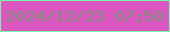 文字の大きさ：1、枠の色：79f3ab、背景の色：dc56c1、文字の色：769275 無料ブログパーツのブログ時計